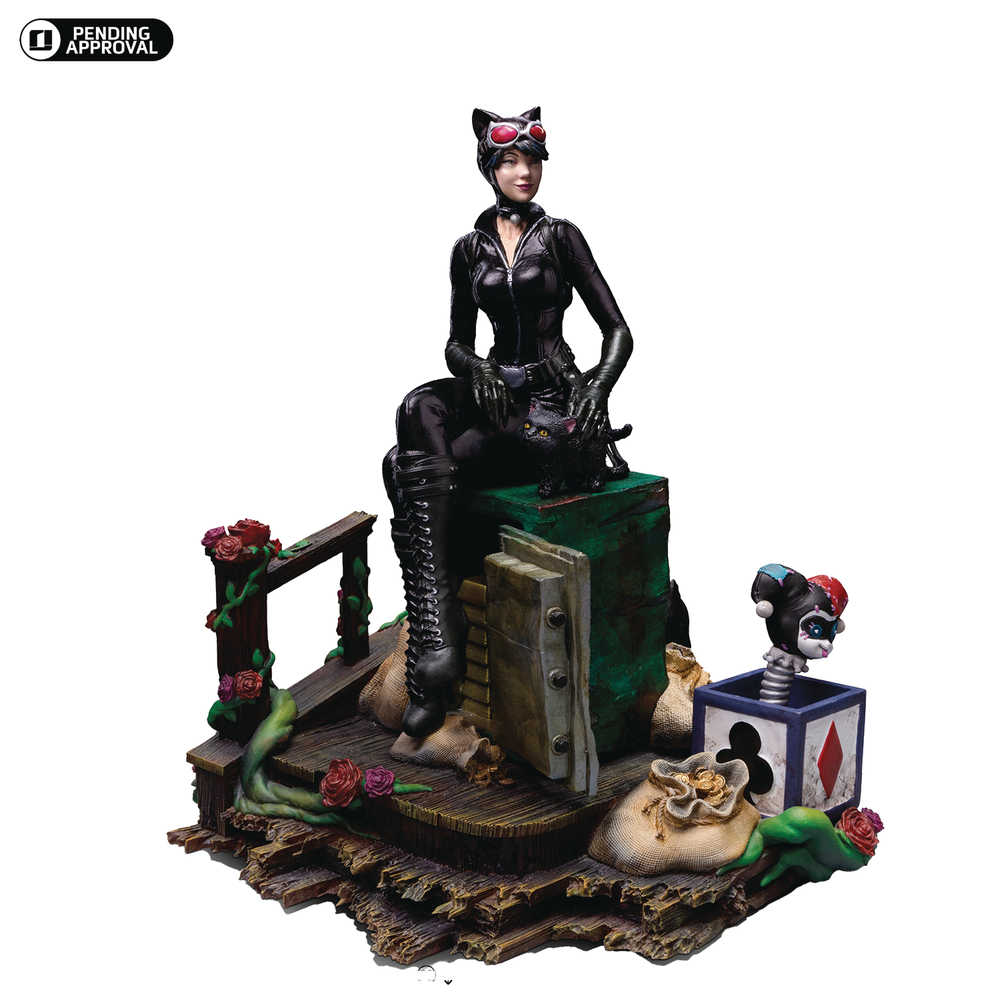 DC Cat Woman Deluxe 1/10 Scale Statue