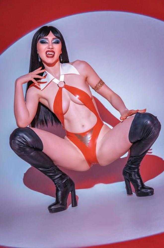 Vampirella Armageddon #11 Cover F Inc 1:10 Lauren Delorean Cosplay Full Art Variant