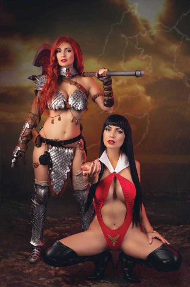 Vampirella vs Red Sonja Red City #1 Cover I Inc 1:15 Cosplay Vampirella and Red Sonja Ivycosplay Virgin Variant