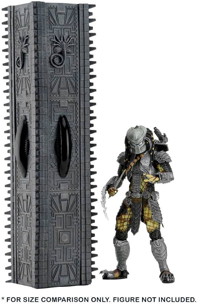 NECA ALIEN VS. PREDATOR TEMPLE PILLAR DIORAMA (WEARED BOX)