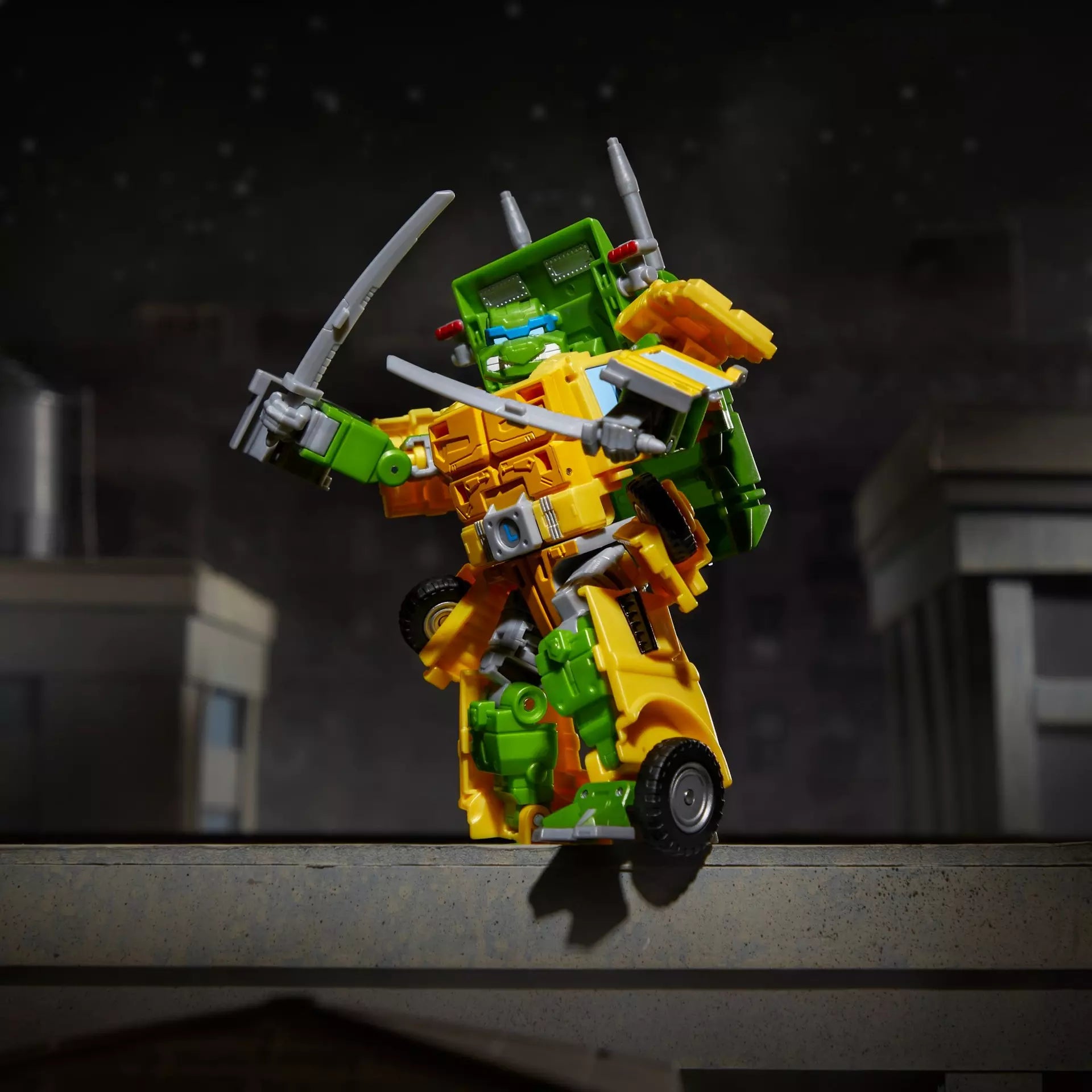 Transformers Collaborative Teenage Mutant Ninja Turtles x Transformers Party Wallop