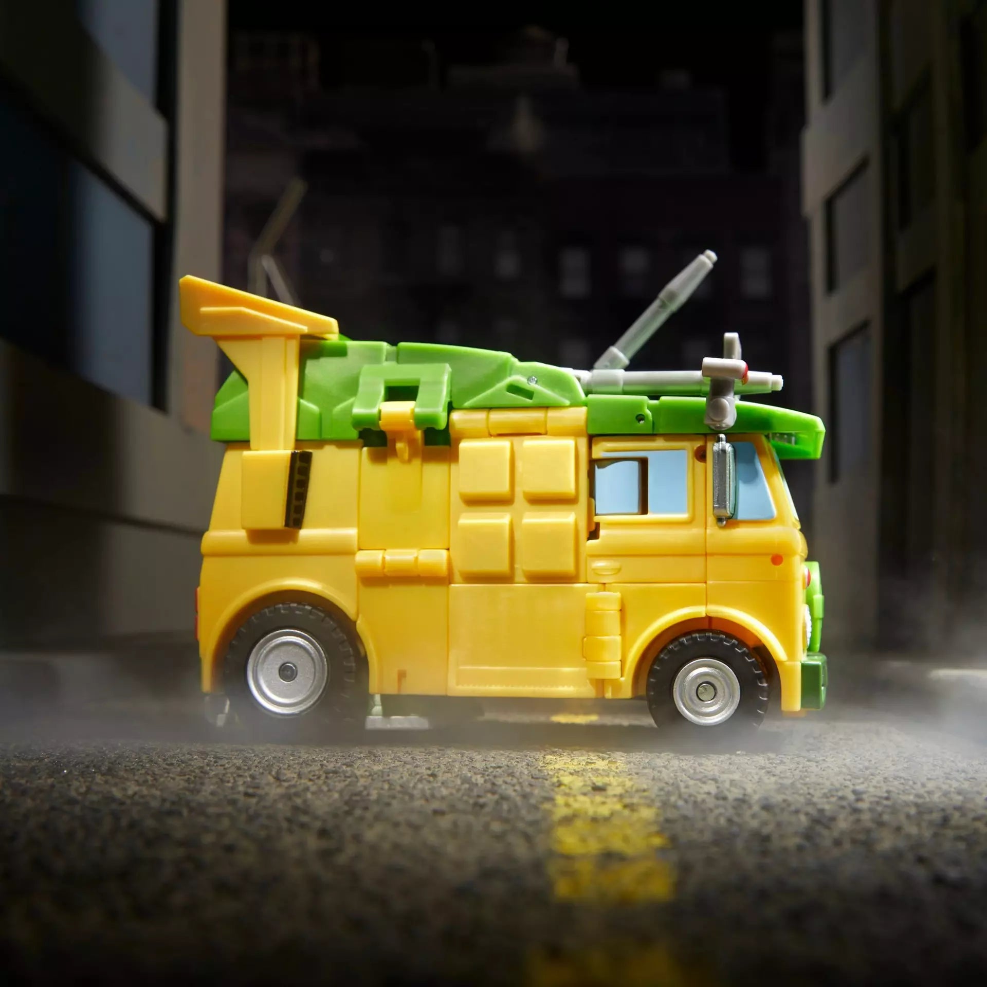 Transformers Collaborative Teenage Mutant Ninja Turtles x Transformers Party Wallop