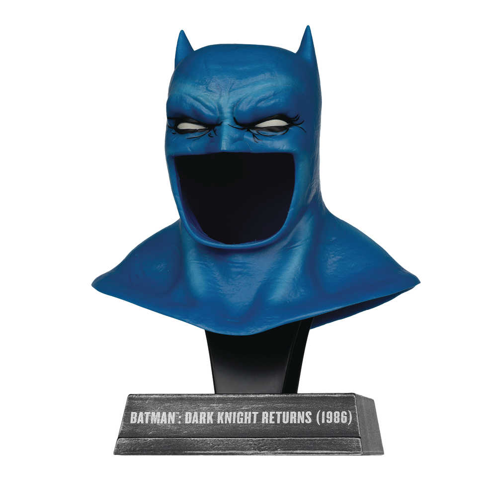 DC Direct 1/3 Wv3 Batman Cowl Dkr Prop Replica