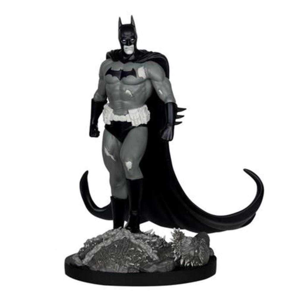 Batman Black & White By Bjorn Barends 1 in 10 Scale Statue