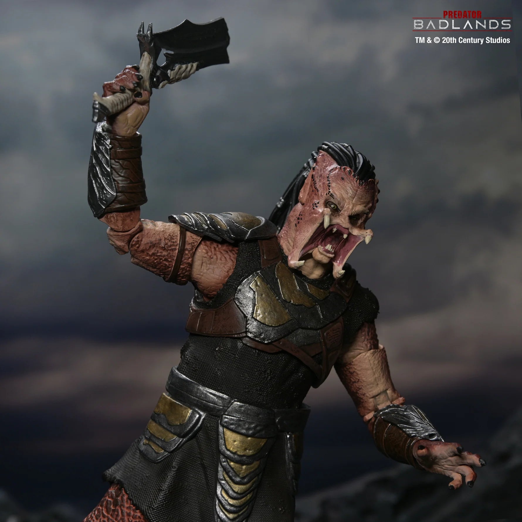Predator: Badlands - Ultimate Dek (Training Armor) 7" Scale Action Figure