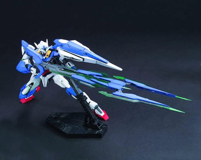 Master Grade Gundam 00 Qan[T] 1/100 Scale