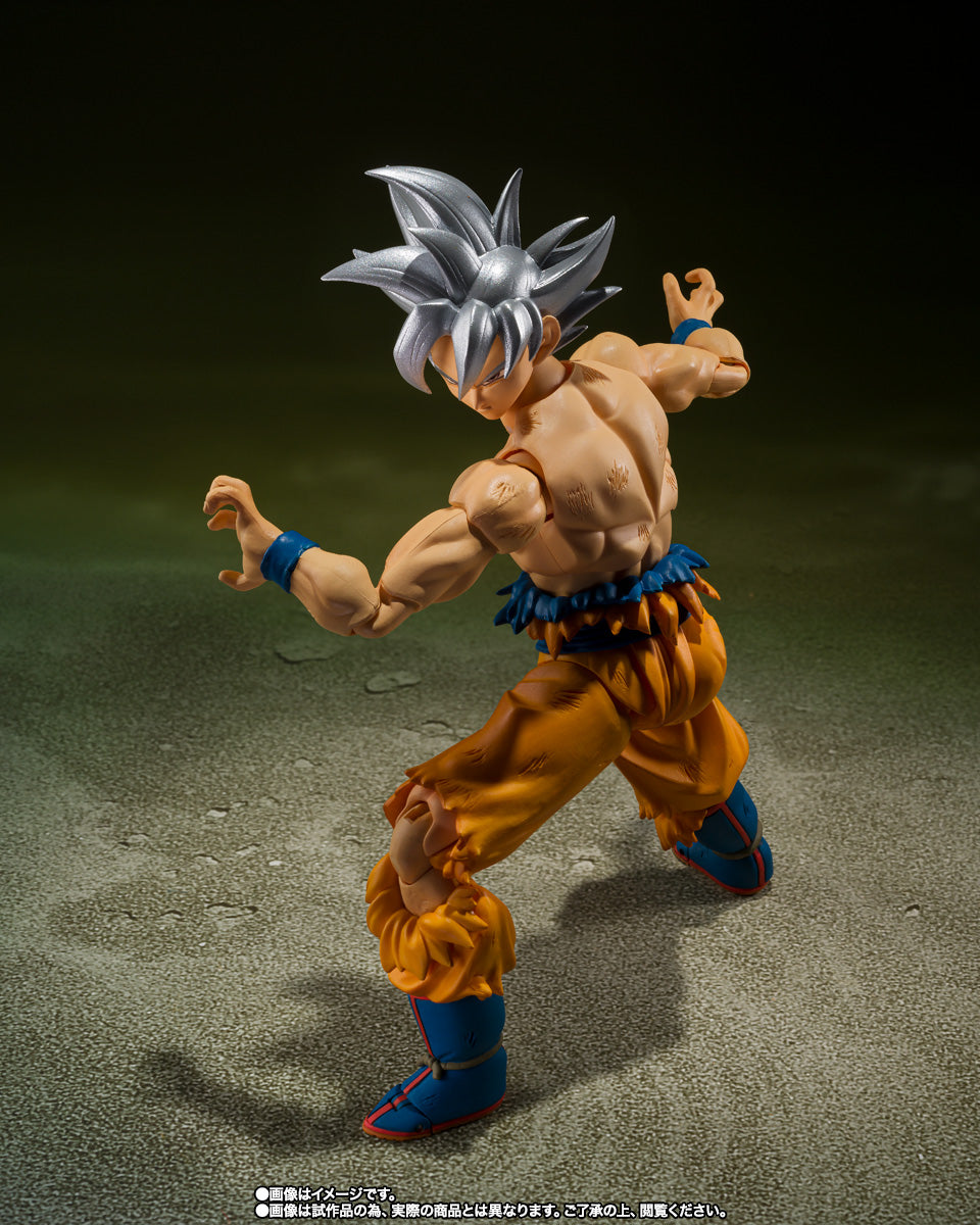 S.H.Figuarts Dragon Ball Super: Son Goku Ultra Instinct - TOYOTAROU Edition - Action Figure & Book Set