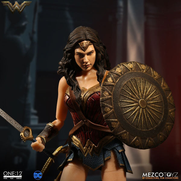 Figura de acción cinematográfica de Wonder Woman de One-12 Collective DC